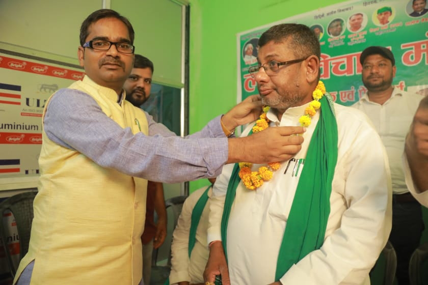 मिमशाद अशरफ की अध्यक्षता में हुई लालू विचार मंच की बैठक 57 1661094997674039 01