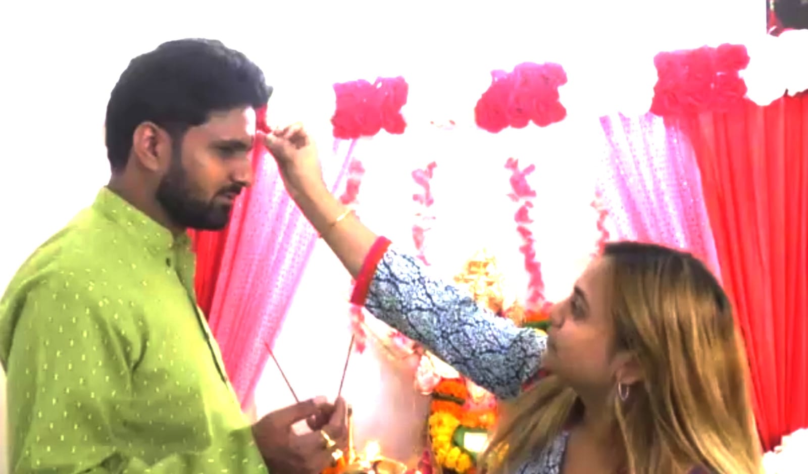 अभिनेता विनोद यादव के घर पधारे मंगलमूर्ति भगवान गणेश 57 अभिनेता विनोद यादव के घर पधारे मंगलमूर्ति भगवान गणेश