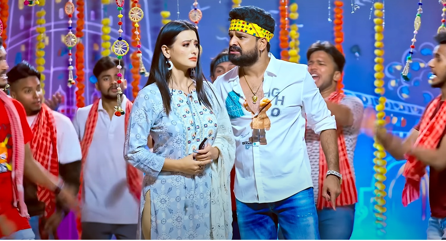 मस्ती भरे अंदाज में रिलीज हुआ रितेश पांडेय का गाना “गद्दारी करबे”, अब हो रहा वायरल 57 मस्ती भरे अंदाज में रिलीज हुआ रितेश पांडेय का गाना “गद्दारी करबे”, अब हो रहा वायरल