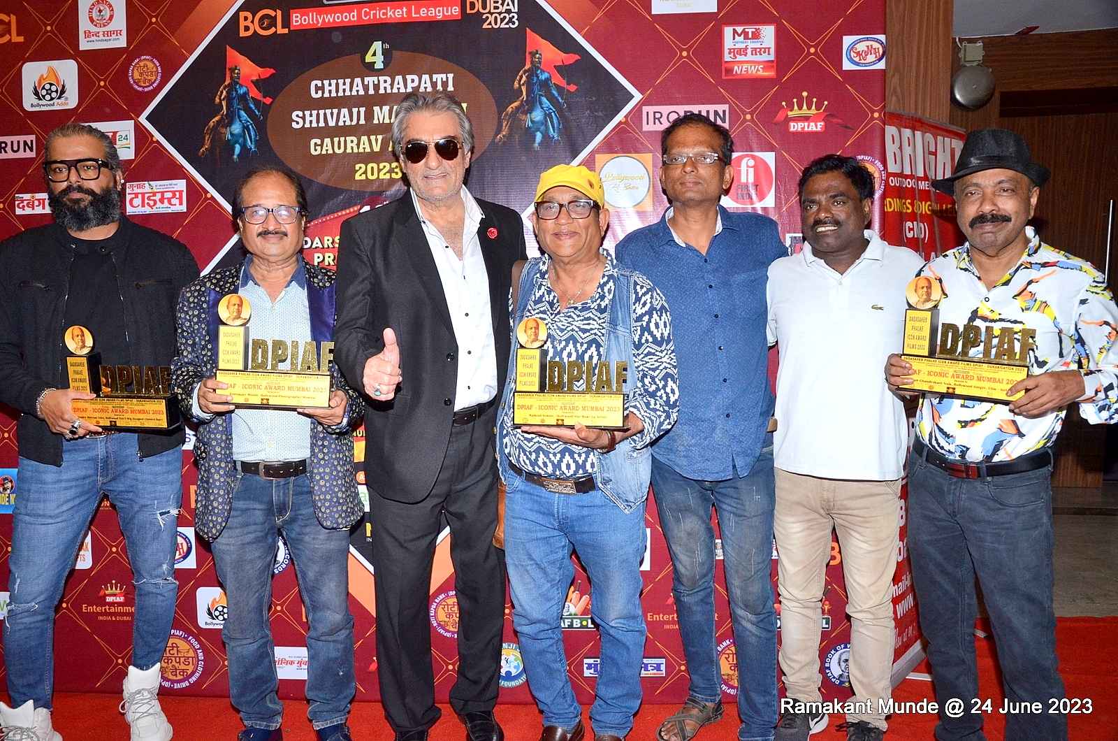बाहुबली और केजीएफ के लिए जितेंद्र साळवी (स्टार विग मेकर) का आइकोनिक अवार्ड २०२३ से सम्मानित 57 बाहुबली और केजीएफ के लिए जितेंद्र साळवी (स्टार विग मेकर) का आइकोनिक अवार्ड २०२३ से सम्मानित