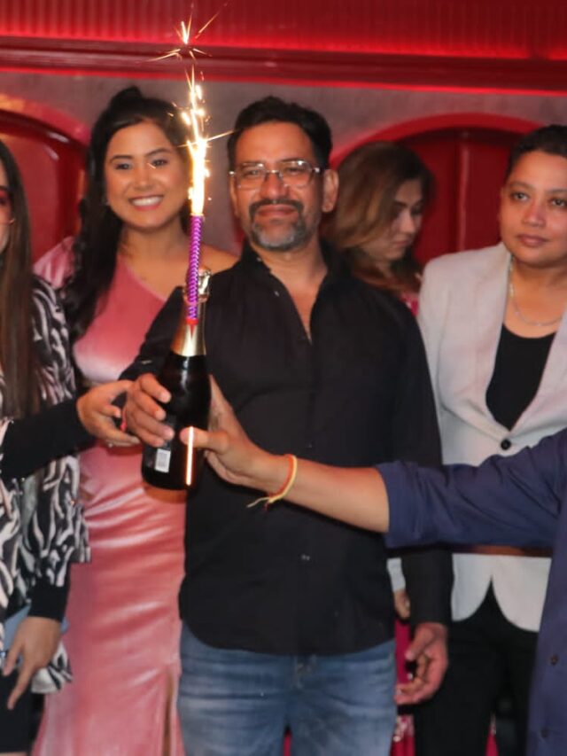 सीसीएल भोजपुरी दबंग की सक्सेस पार्टी मे , आनन्द बिहारी यादव  निरहुआ व आम्रपाली रही मौजूद ।