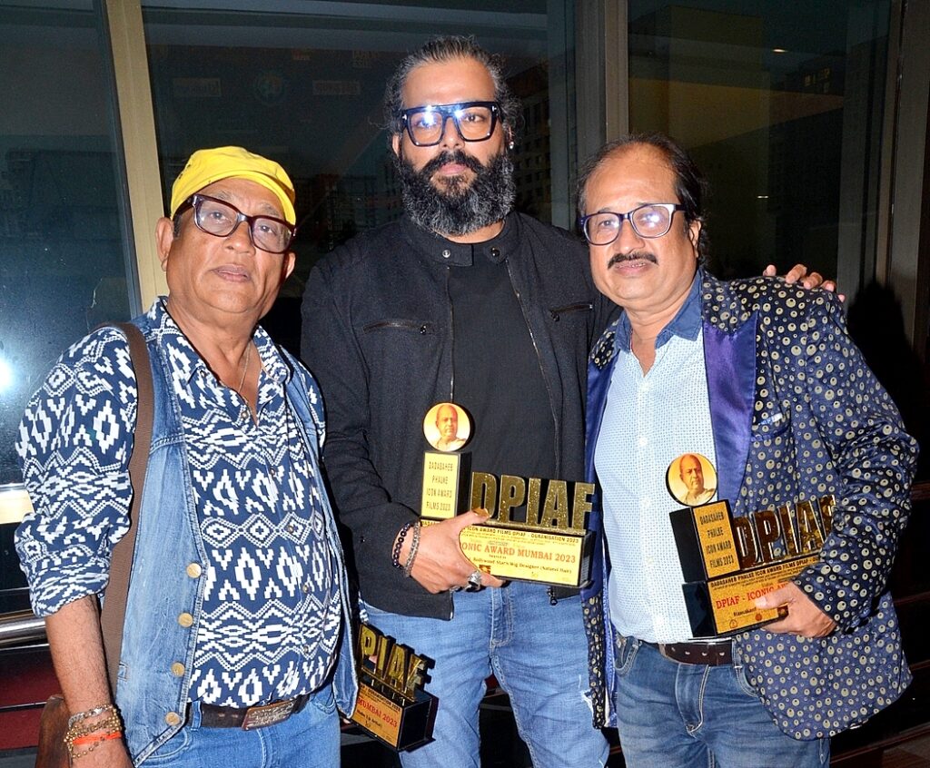 बाहुबली और केजीएफ के लिए जितेंद्र साळवी (स्टार विग मेकर) का आइकोनिक अवार्ड २०२३ से सम्मानित 76 WhatsApp Image 2023 06 27 at 15.11.31