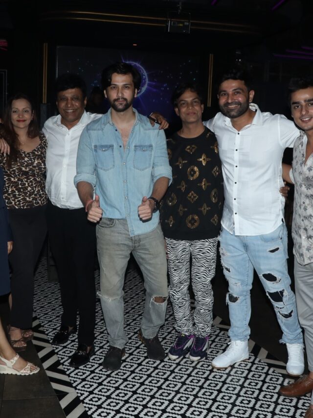 टीम ‘अशांत’ ने शानदार अंदाज में मनाया जश्न, रिलीज के बाद दी ‘सक्सेस पार्टी’!